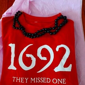 1692 Salem witch hunt sweatshirt S/M New!